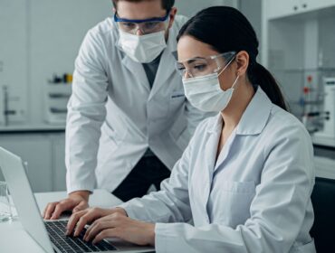 Gemini_Generated_Image_vsc7xvvsc7xvvsc7-370x280 GxP-Qualifizierung